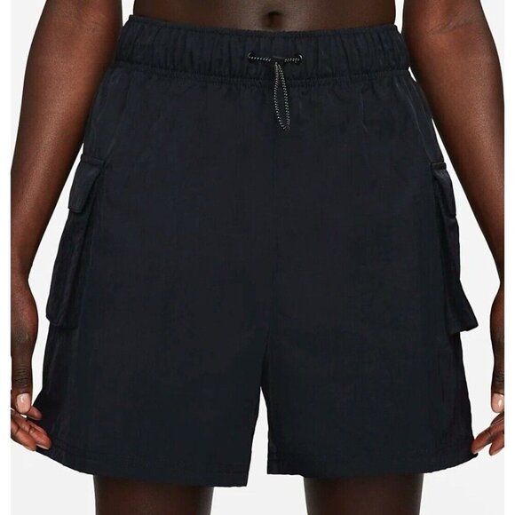 Nike Womens Essential Woven‎ High-Rise Cargo Shorts DM6247 NEW Black Athletic XS - Picture 1 of 9